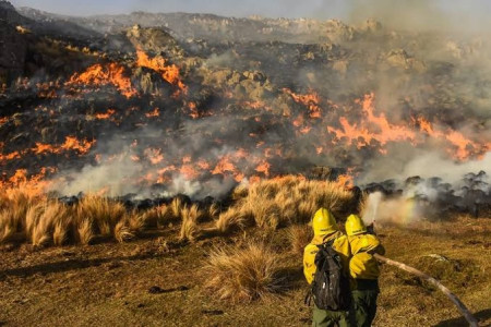 Alerta por incendios en Corrientes: el centro-sur de la provincia alcanzó riesgo extremo